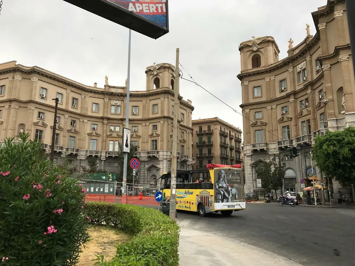 Bedroom La Stazione Palermo Nocleg ze śniadaniem